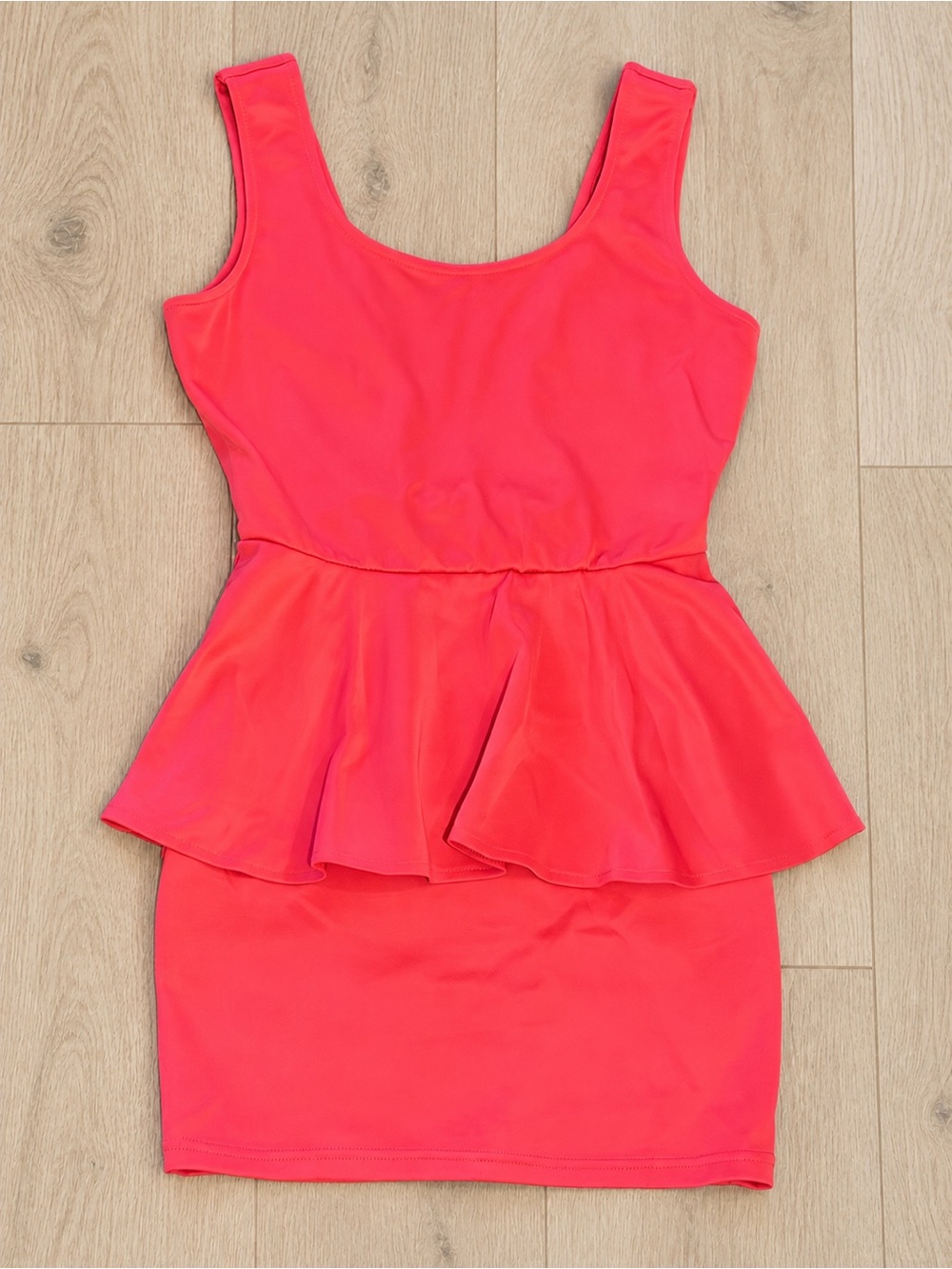 Windsor NWT Bright Coral Bow Peplum Bodycon Mini Dress Size Small - Picture 2 of 7